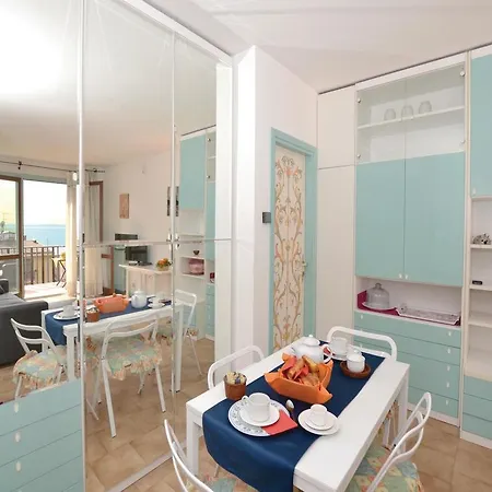 Cosette Lägenhet Gardone Riviera